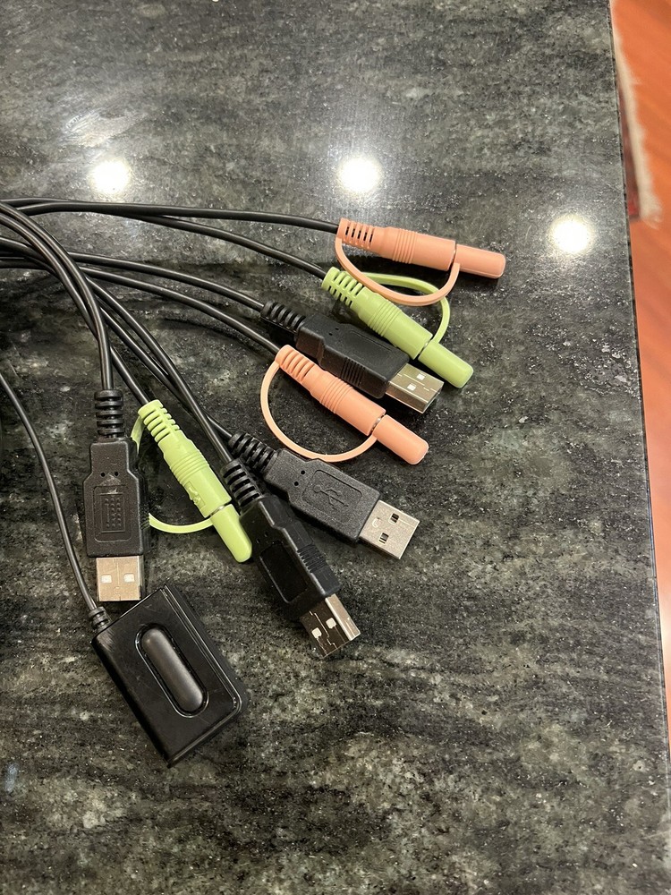 IOGear 2-Ports External USB KVM With Audio Switch Model 'GCS72U' Used