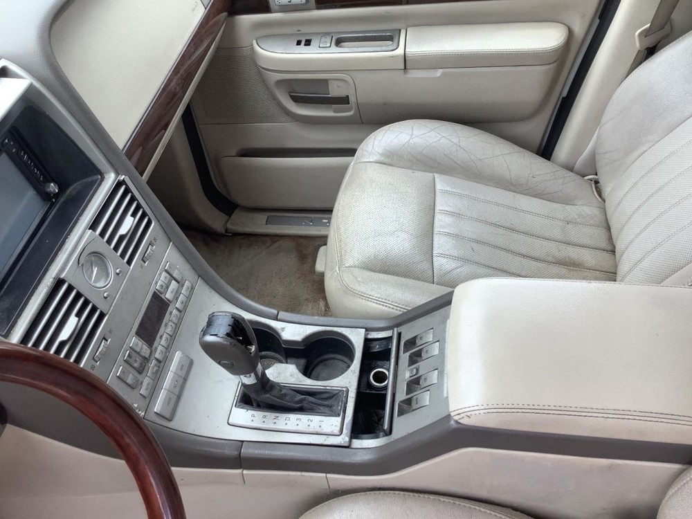 AVIATOR 2004 Glove Box 4671136