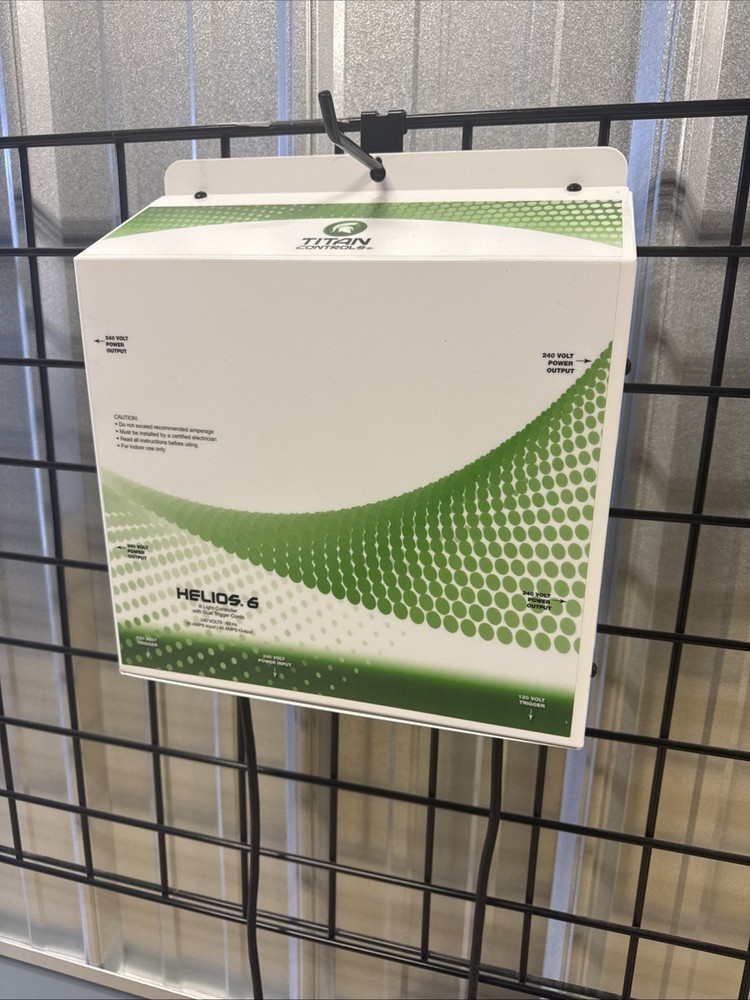 Titan Controls Helios 6  8 Light Controller with Dual Trigger Cords 240V