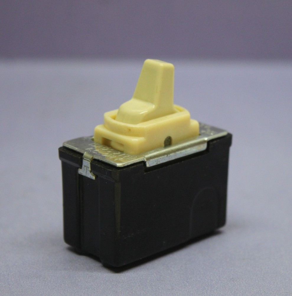 💡 Vintage Ivory 3-Way Toggle Light Switch Despard Interchangeable, 15A, Eagle