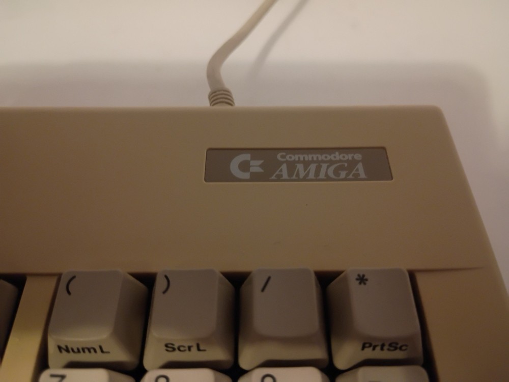 Commodore Amiga Computer Keyboard KKQ-E94YC -2000/3000 - Clean Untested
