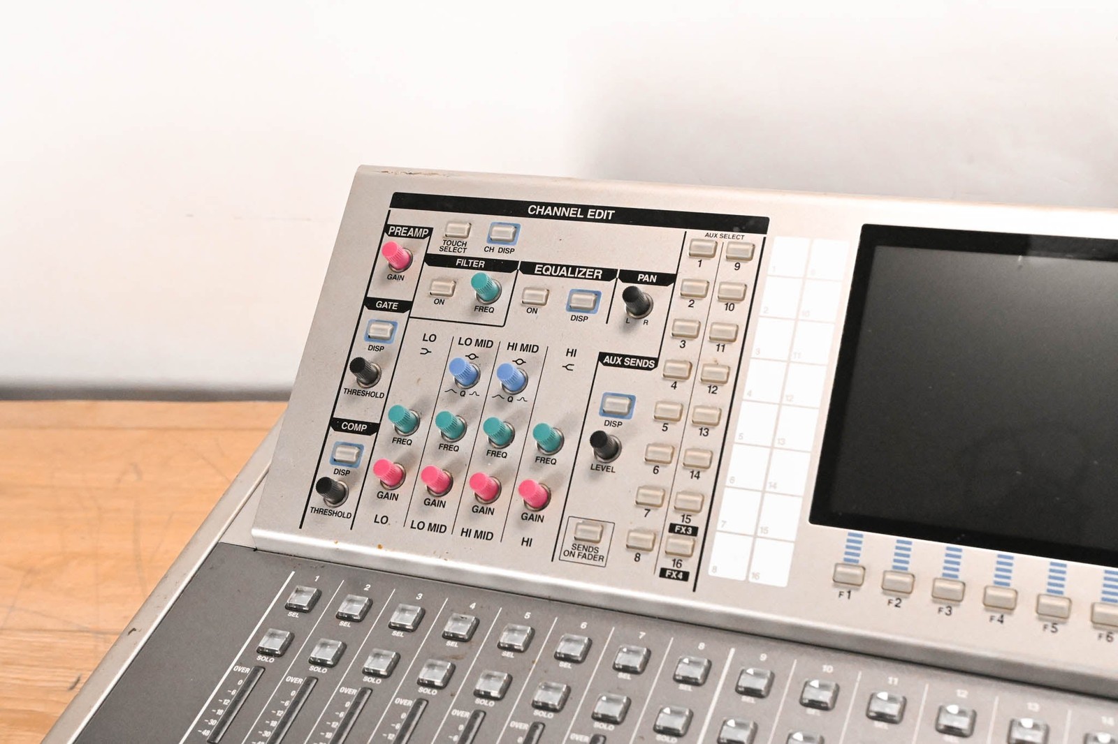 Roland M-400 48-Channel Live Digital Mixing Console CG01XHL