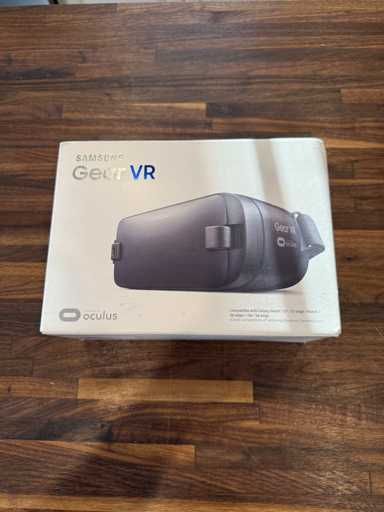 Samsung Gear VR SM-R323 360 Degrees Oculus Virtual Reality Headset