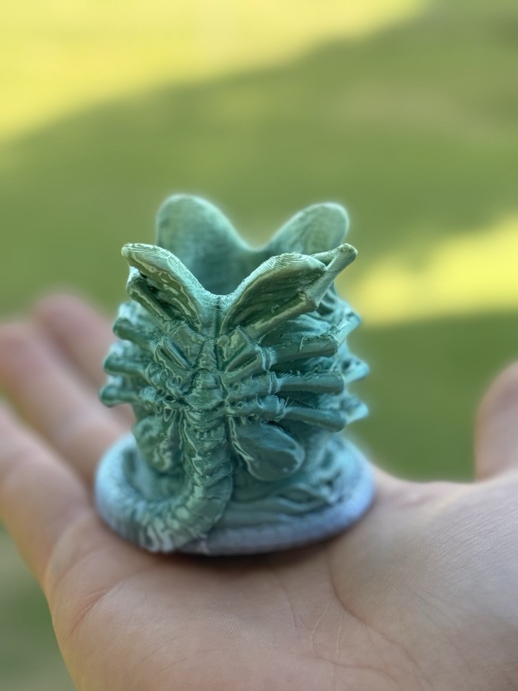 Alien Egg Pen Holder