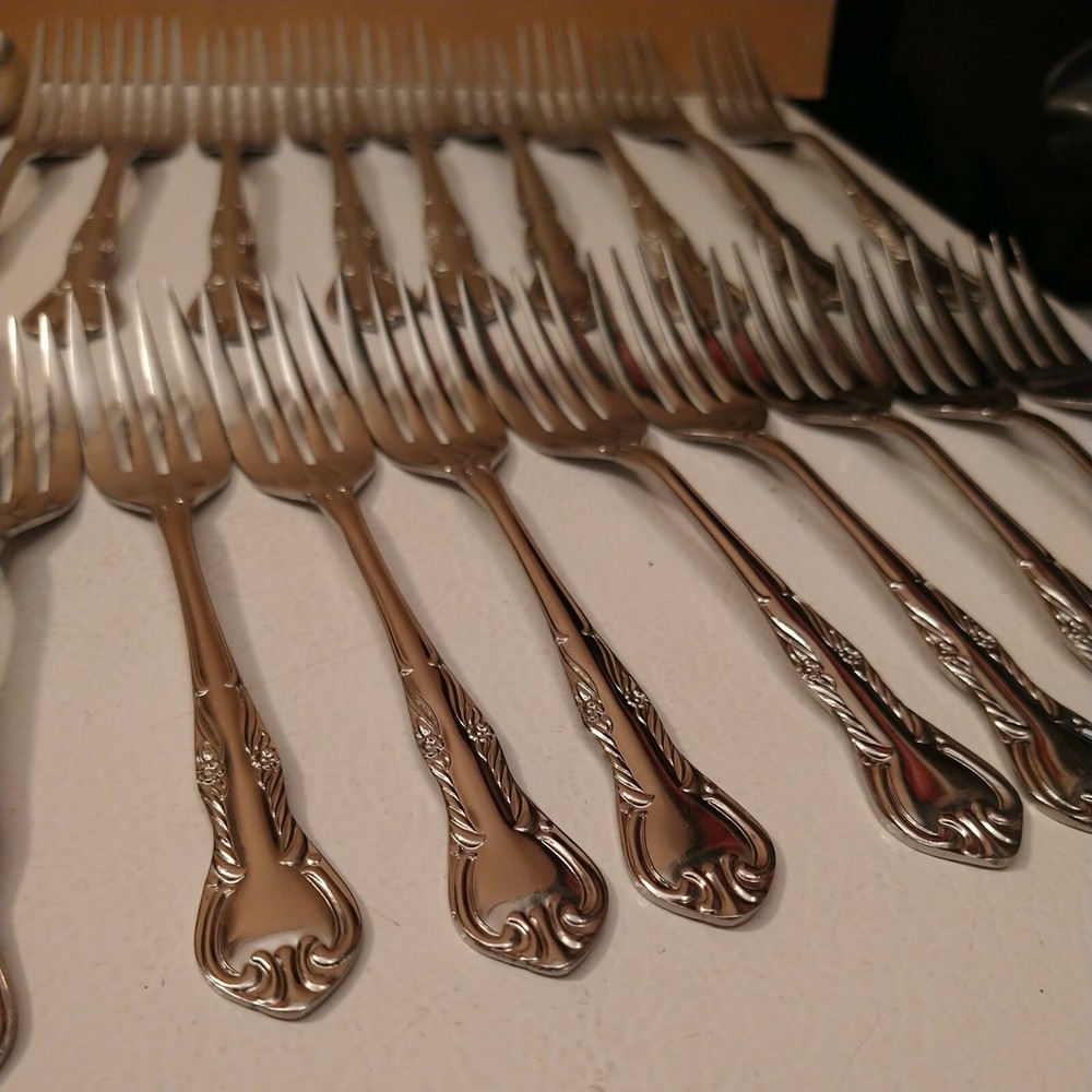 Gensico 42 pc Set Modern Classic Flatware Stainless Japan