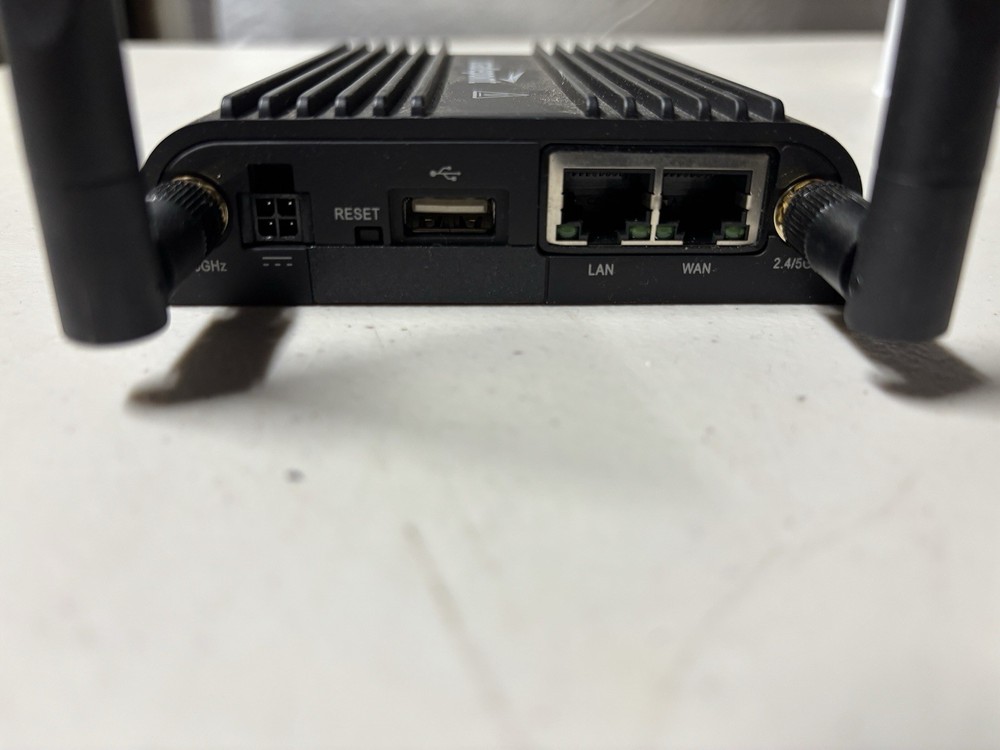 CradlePoint IBR900-600M Cellular Router Ruggedized Metal