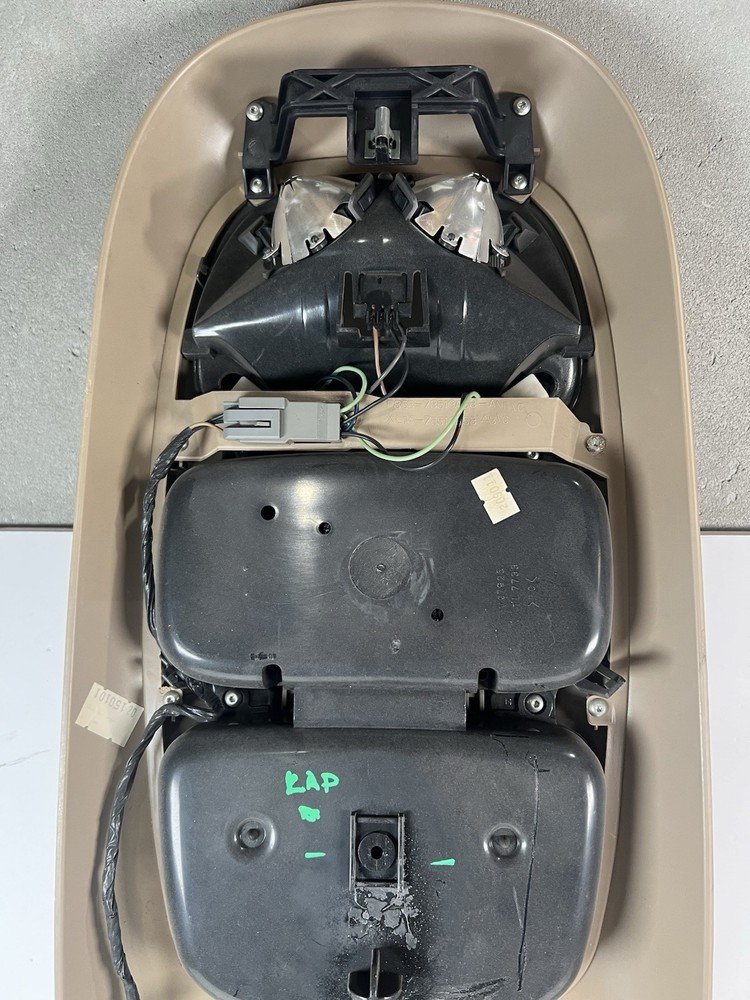 1997-2003 Ford Excursion Expedition Overhead Console Dome Light Beige Brown