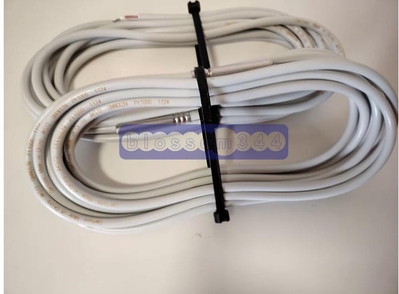 One New Danfoss temperature sensor AKS12 084N0039