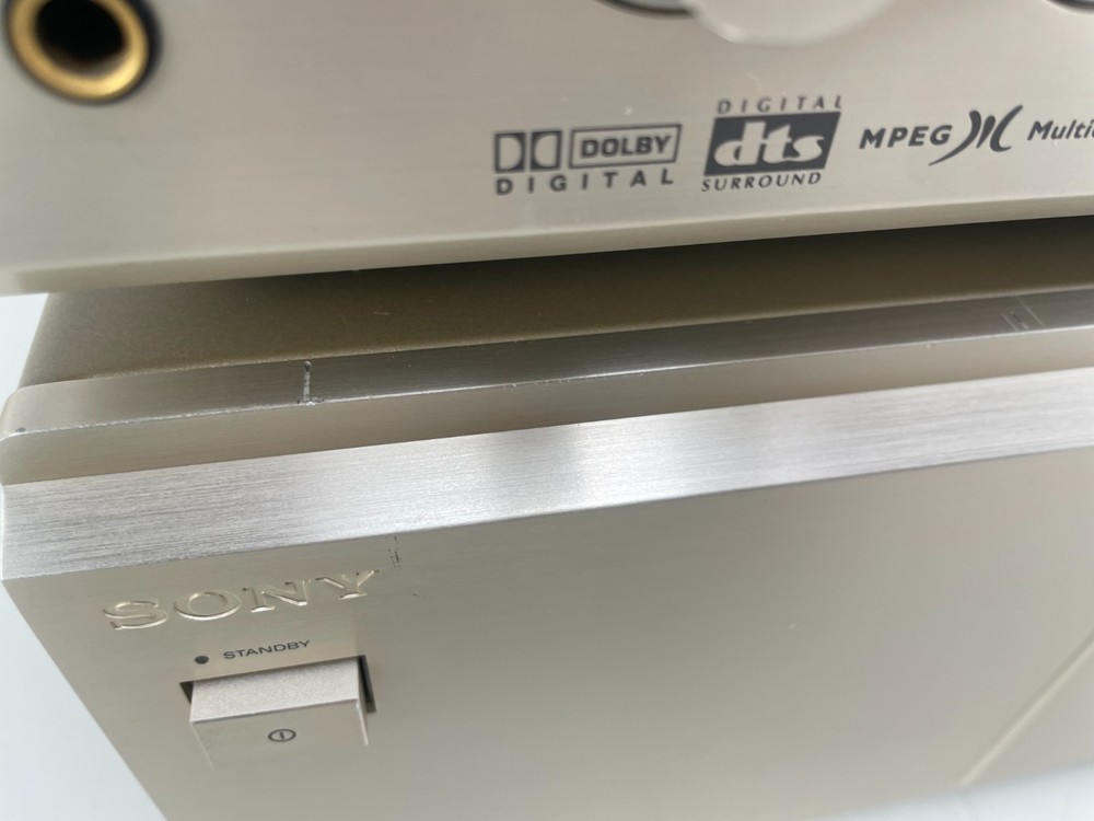 Sony N9000ES Power Amp + E9000ES ES Processor – Champagne + Remote