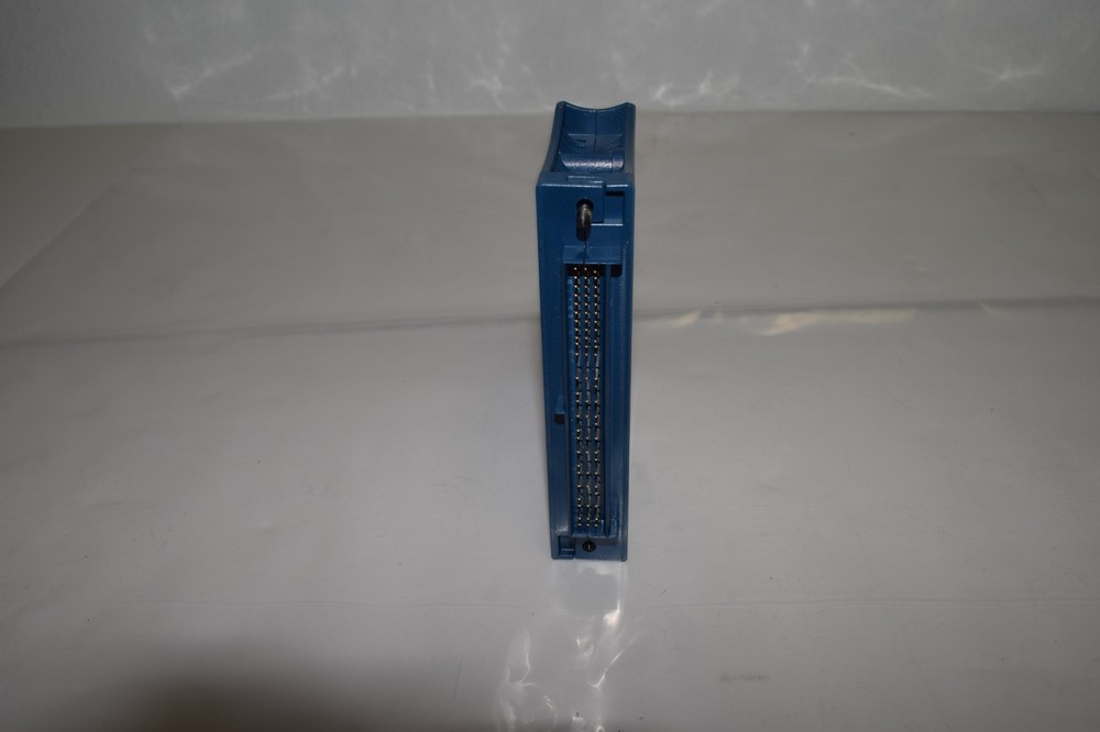 ^^ NATIONAL INSTRUMENTS MODEL CFP-AO-210 8-CH VOLTAGE OUTPUT (SMS114)