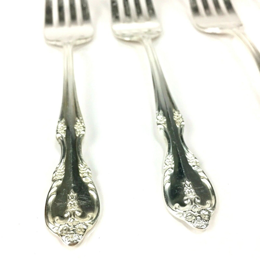 Rogers & Bros Queen’s Court Flatware Set - 34 Piece Set