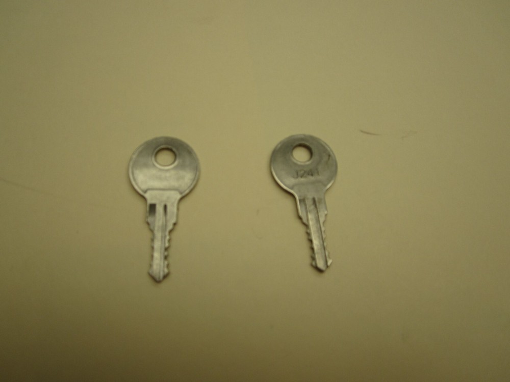 Set of 2 Keys J208 Key Code