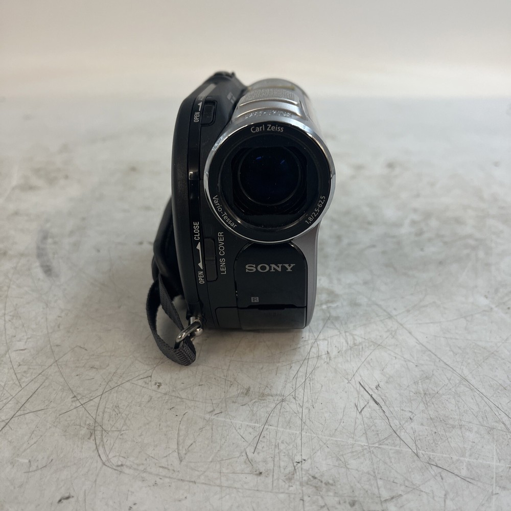 Canon DC410 Mini DVD Digital Camcorder Untested.