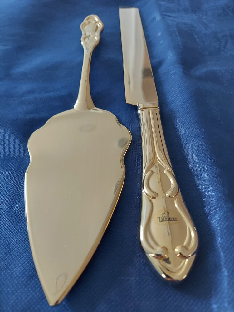 WEDDING CAKE & KNIFE SERVER SET