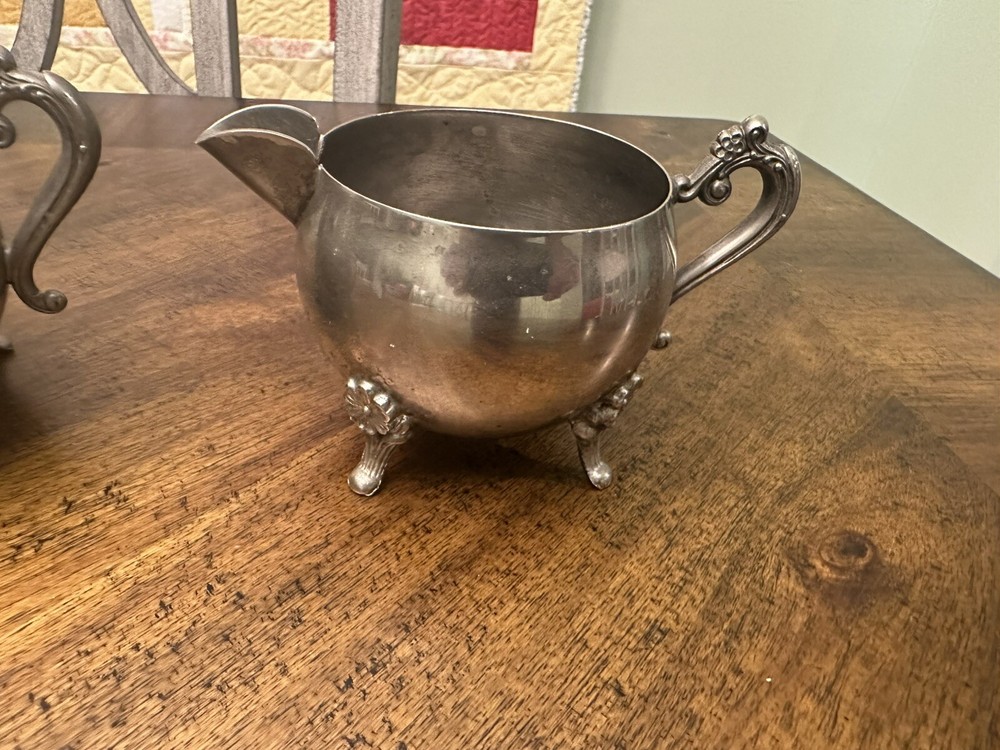 Vintage silverplate Cream & Sugar Bowls 3” Tall Footed