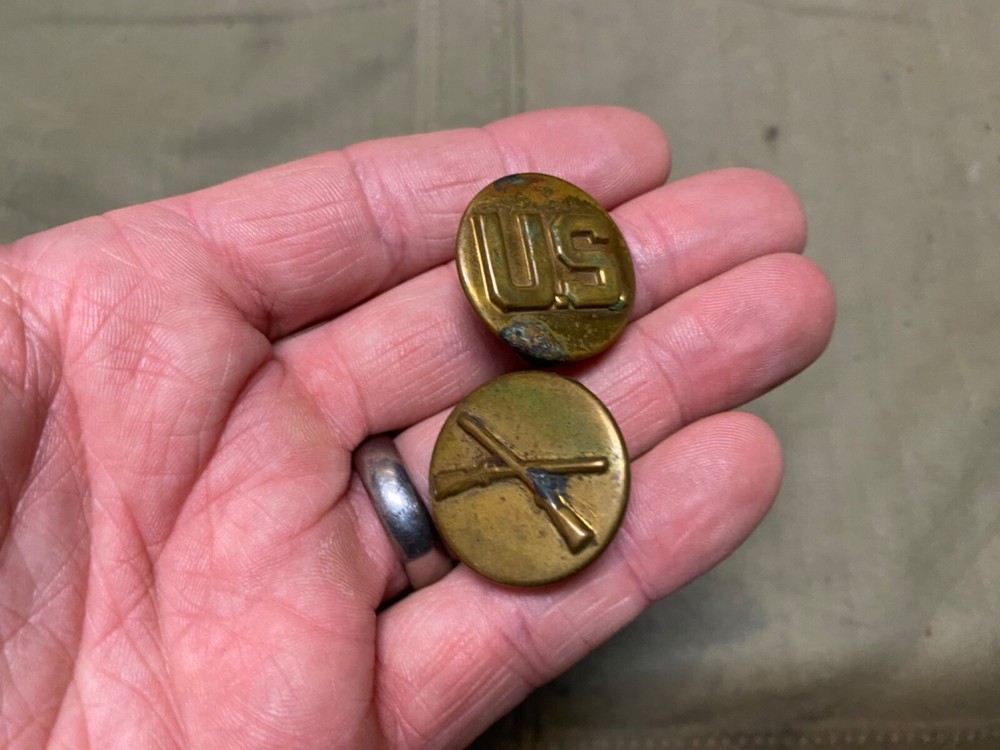 ORIGINAL EARLY WAR WWII US ARMY INFANTRY M1938 CLASS A JACKET COLLAR DISCS