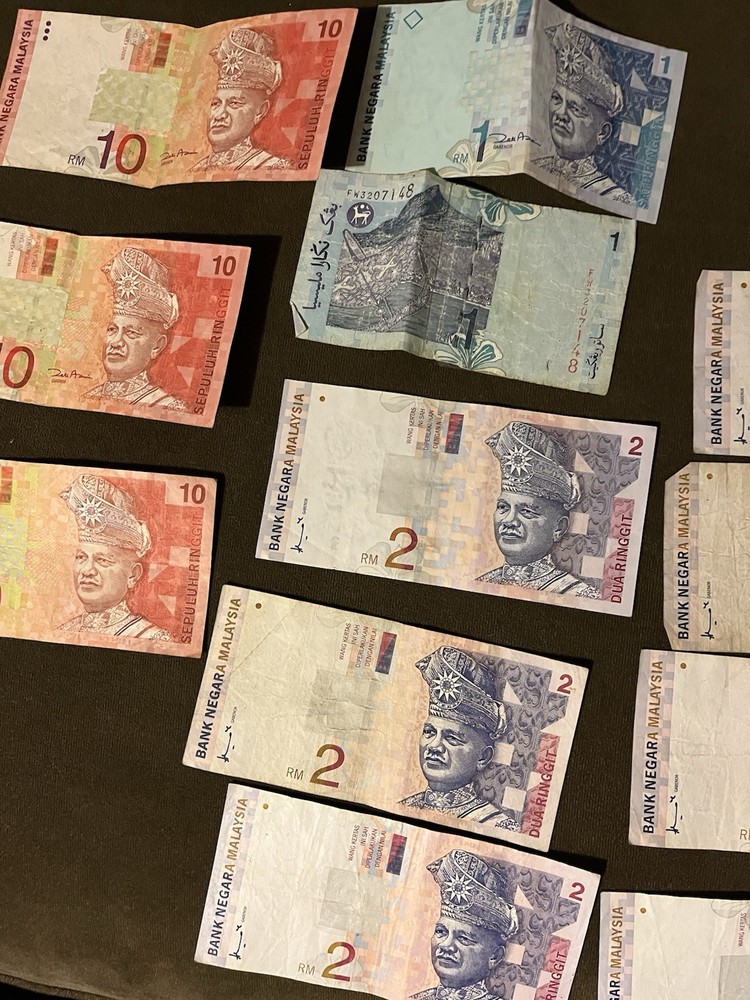 Lot Of Ringgit banknote from Malaysia