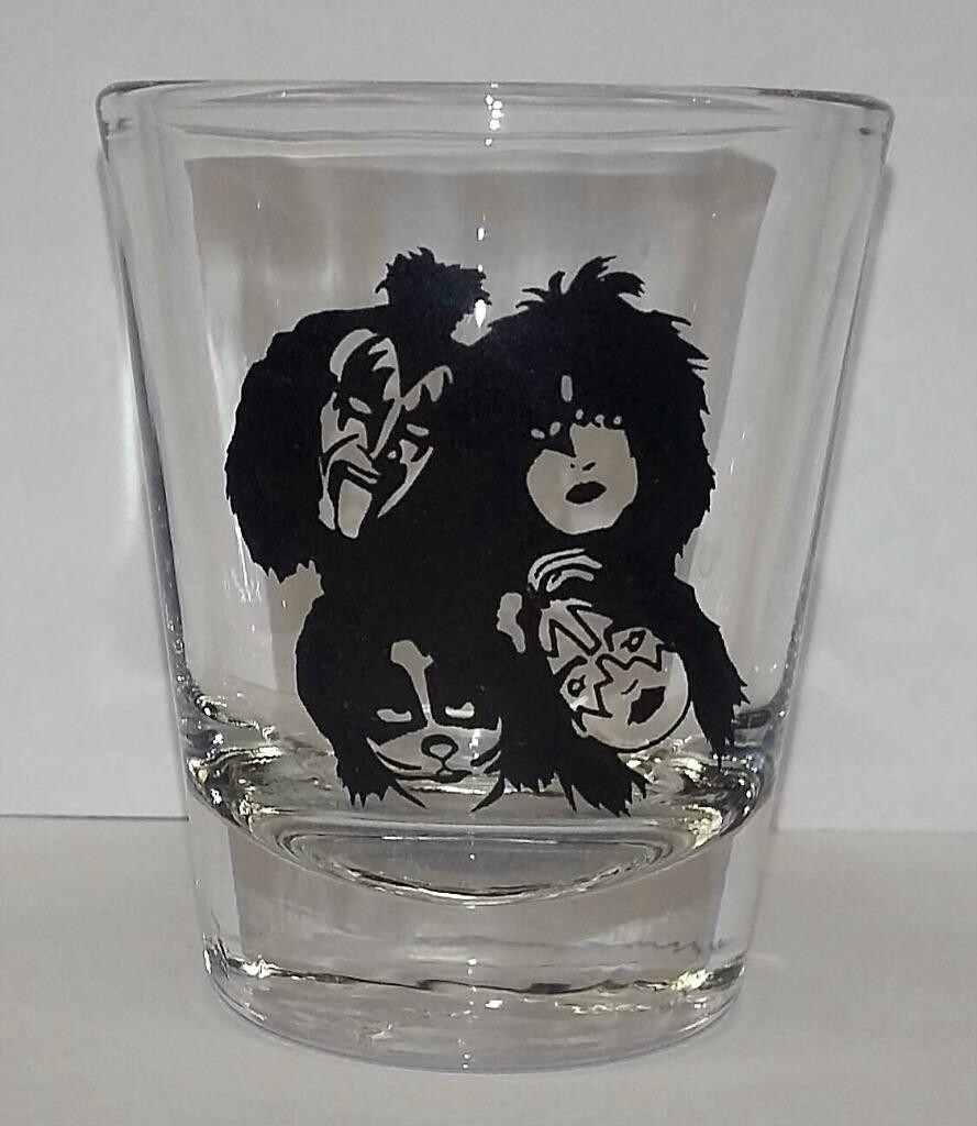 Kiss 1½ Shot Glass