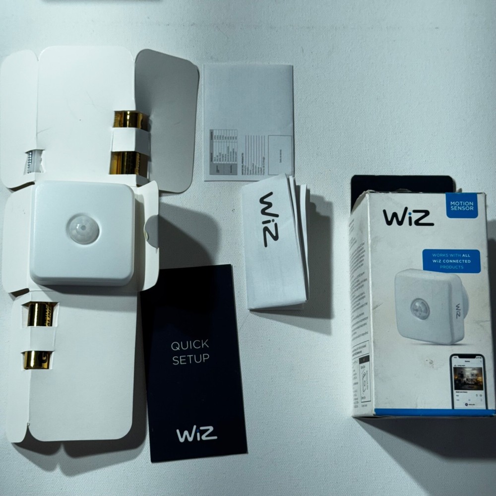 WIZ Phillips  Motion Sensor with Batteries New