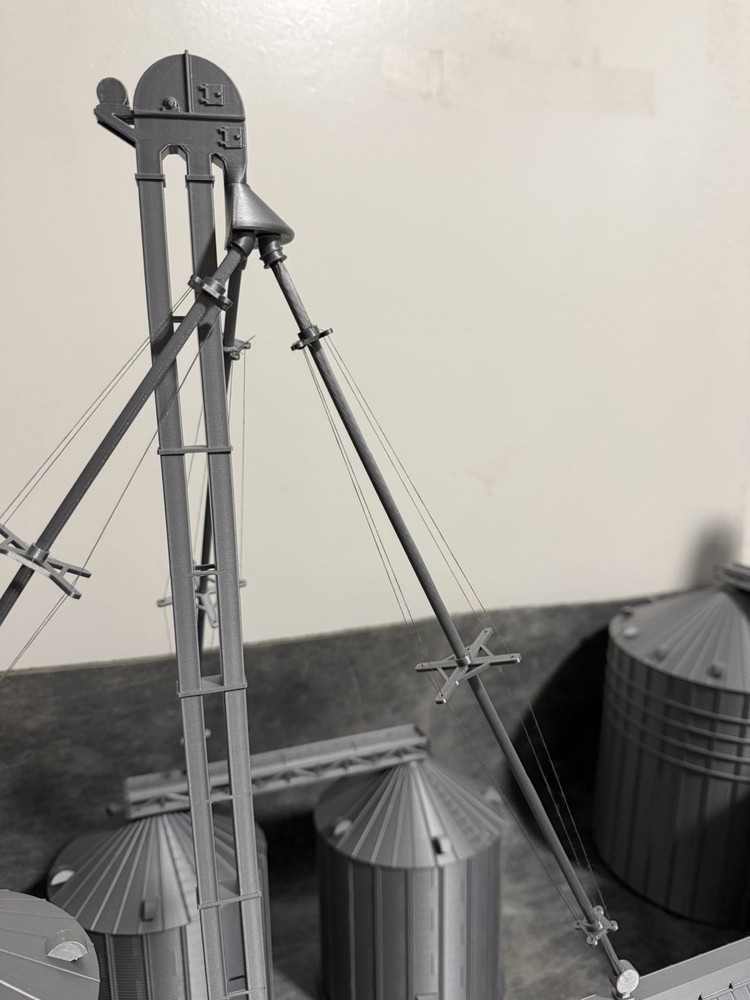 1/64 Grain Elevator Leg