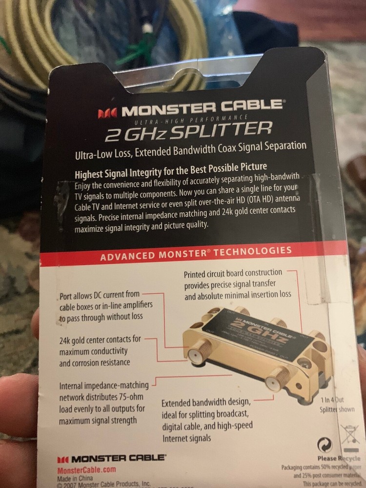 Monster Cable 2 way splitter - 5-100MHZ