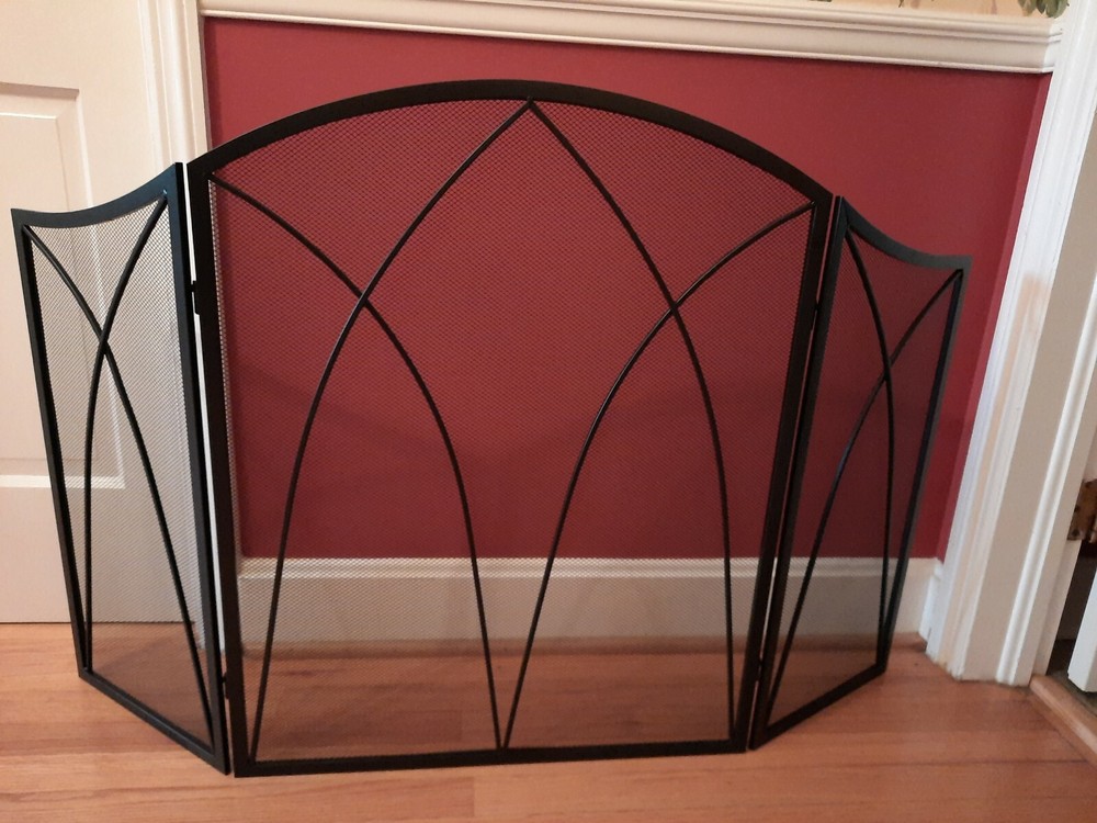 EUC Pleasant Hearth 959 Black Arched 3-Panel Fireplace Screen