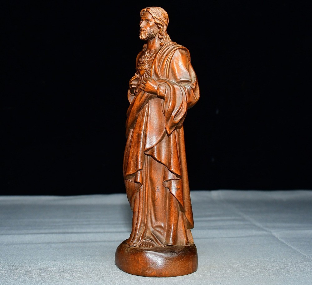Exquisite Small Leaf Boxwood Figurine