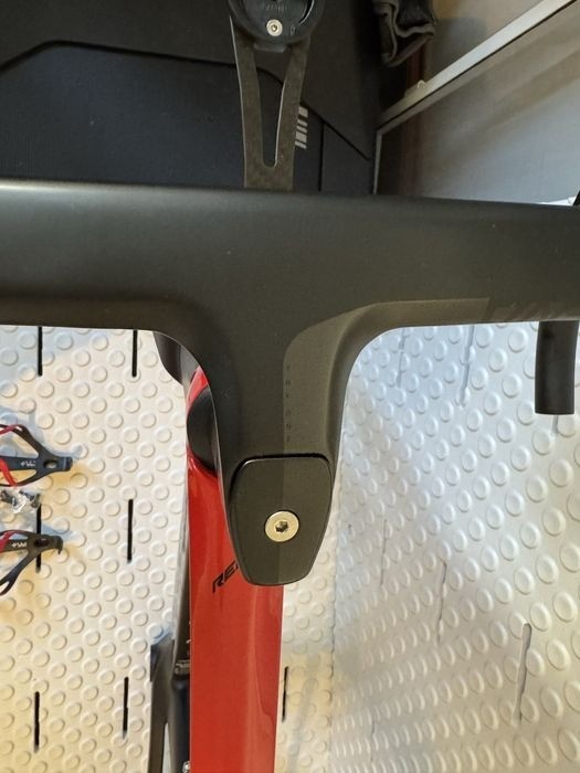 Merida Reacto 4000 - Frameset with integrated cockpit.