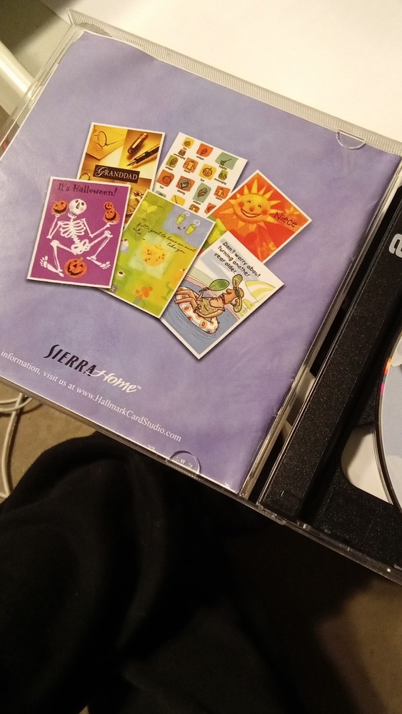 Hallmark Card Studio 2005 Desktop Publishing Software for Windows CD