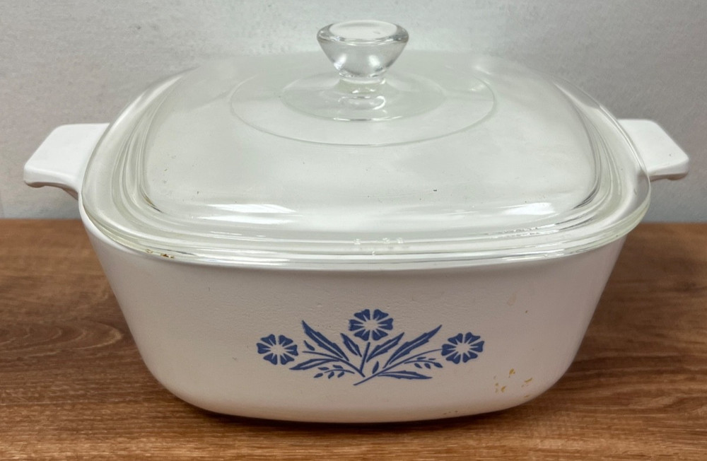 Vintage Corning Ware Blue Cornflower 1.5 Quart Baking Dish  Lid
