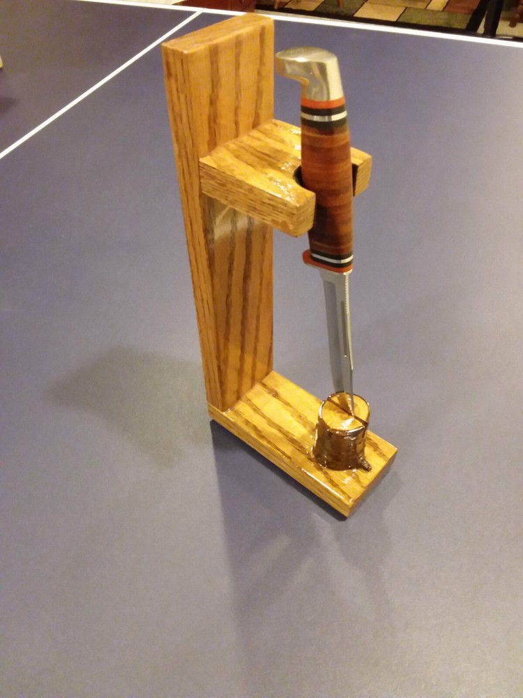 knife Display Stand. (VERTICAL)