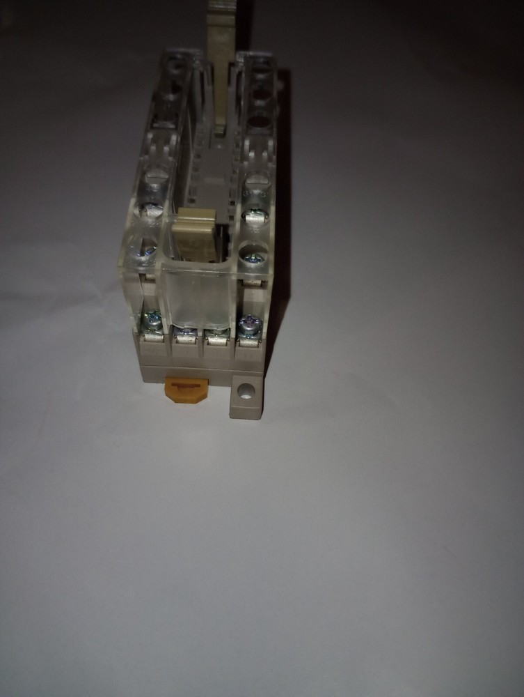 NEW GENUINE OMRON P7SA-14F RELAY SOCKET