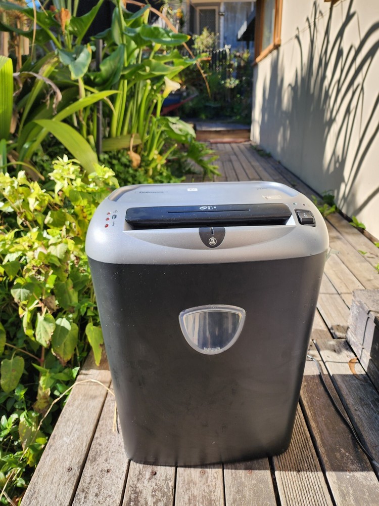fellowes paper shredder 70s