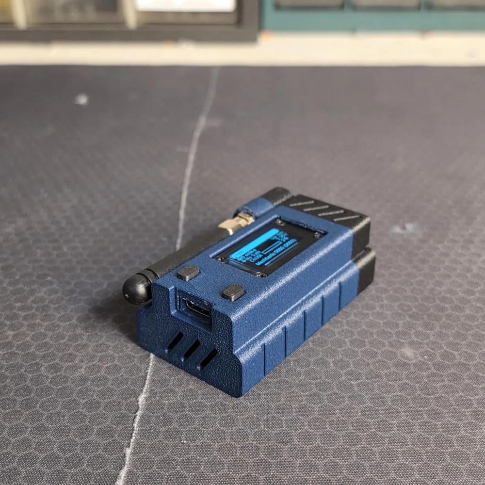 Ultra-Compact Heltec LoRa 32 V4 Meshtastic Case (2000mAh & L76K GPS Ready)