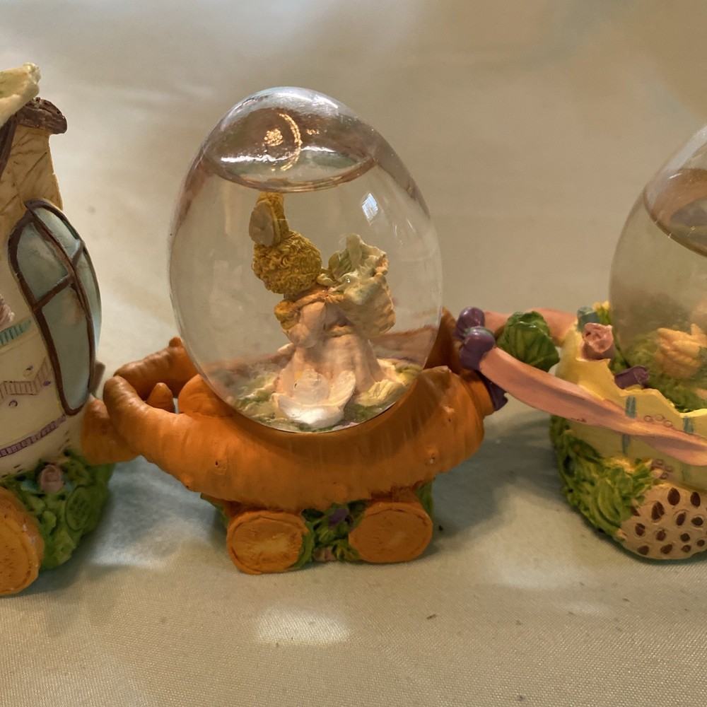 Easter Carrot Snow Globe Train