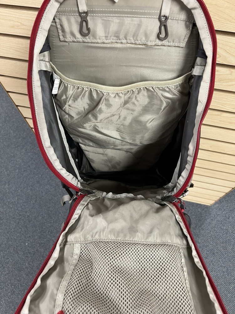 Gregory Z30 Hiking Backpack 30L Size Medium Grey Backpacking Camping