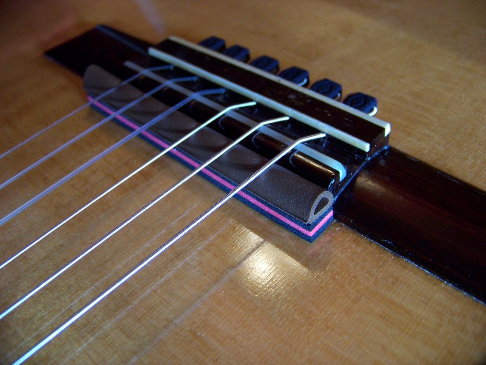 TremoloMute String Mute for Classical Guitar, Nylon string guitar by Rosette