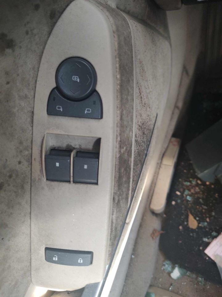 CTS 2012 Fuse Box Cabin 6468