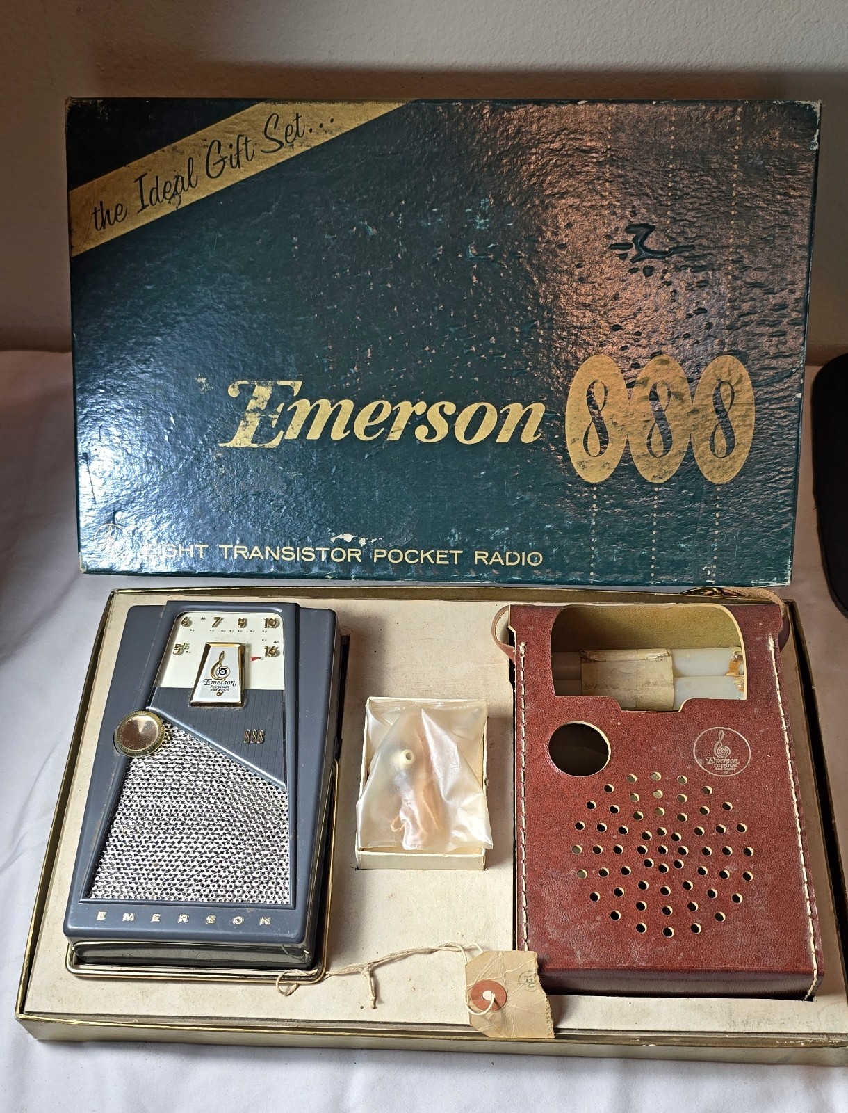 Vintage Grey EMERSON  888 8 Transistor Pocket Radio & Accessories