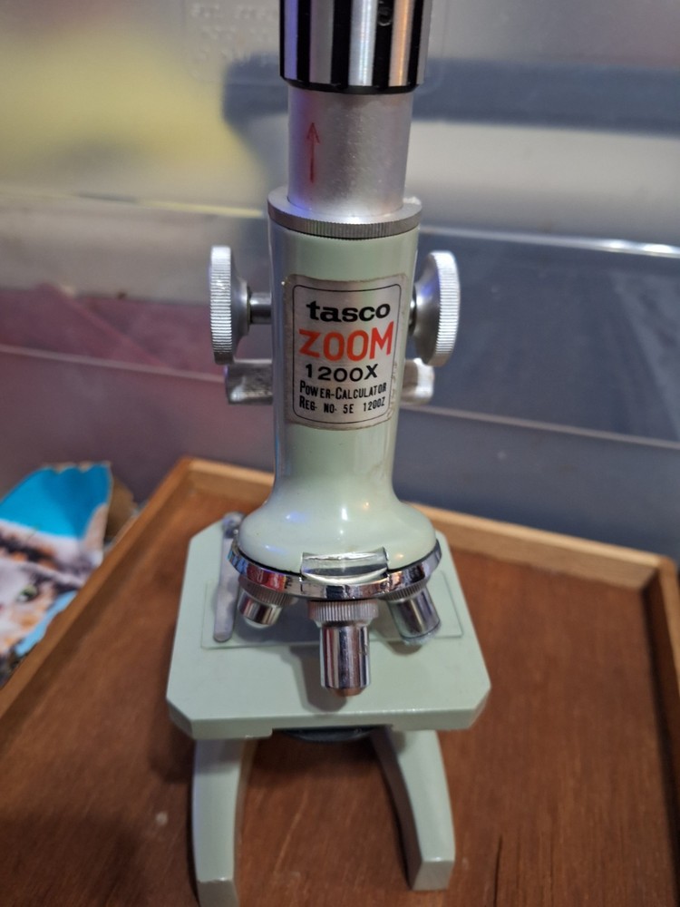 Vintage Tasco 900X Zoom Microscope.