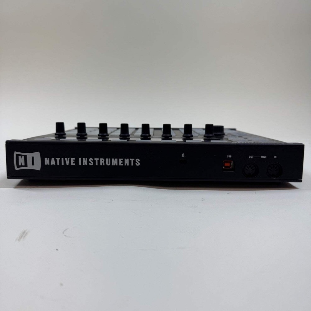 Maschine mk2 24-Channel DJ Mixer