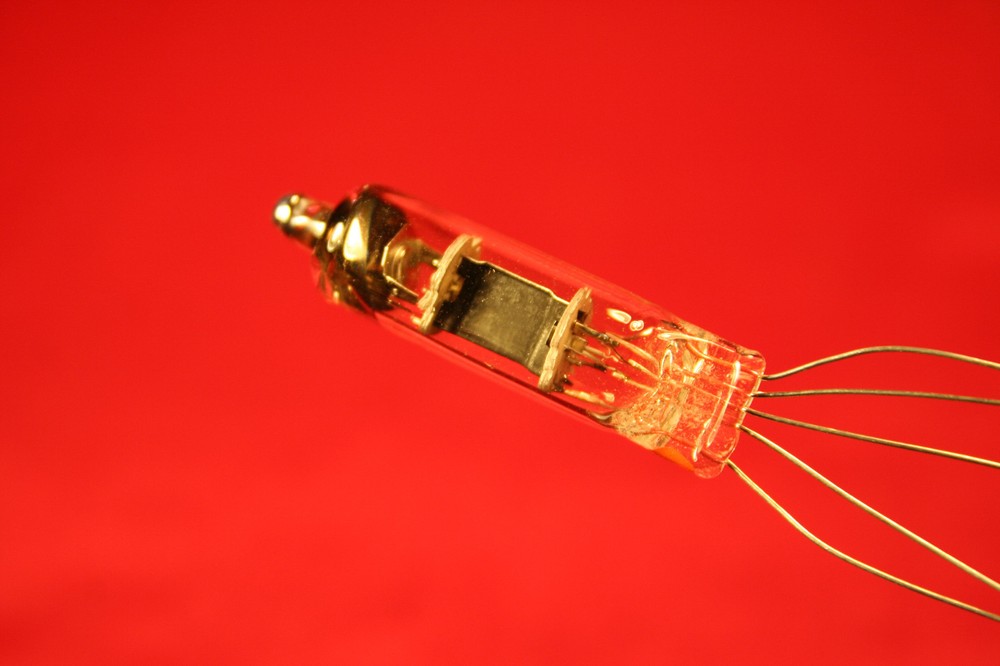 Raytheon 5703 W NOS tubes - Submini - Excellent NOS tubes. Beautiful midrange..