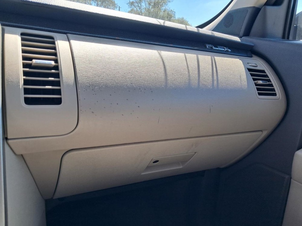 FLEX      2009 Glove Box 4812548