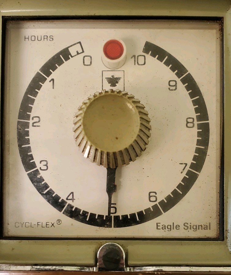 EAGLE SIGNAL HP59A6 0-10HOURS 120V-AC TIMER NOS