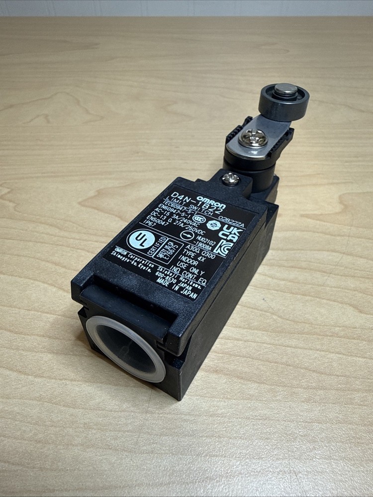 NEW! Omron D4N-1B22 Limit Switch 02822ZA