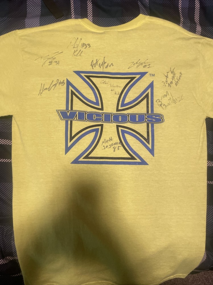 Vicious Eclipse Paintball T-shirt autographed Size: M
