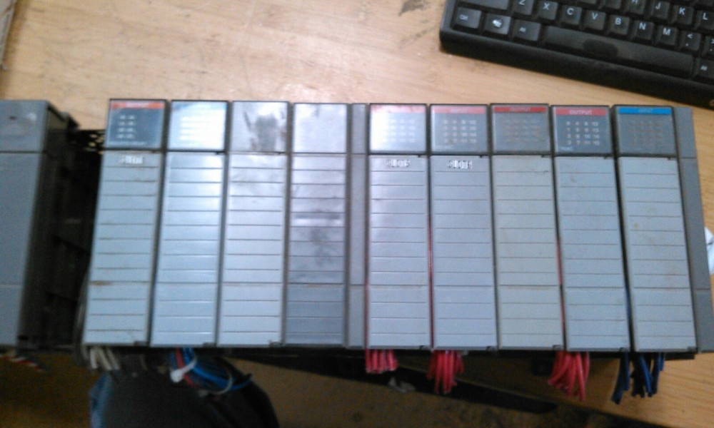ALLEN BRADLEY SLC-500 WITH 7 MODULES