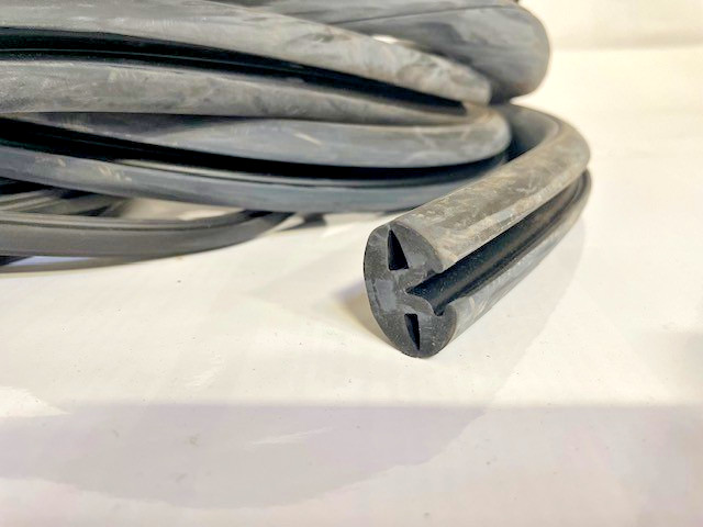HSC CRANE TQ00023 RUBBER,SPL. WEATHER STRIP HITACHI OEM