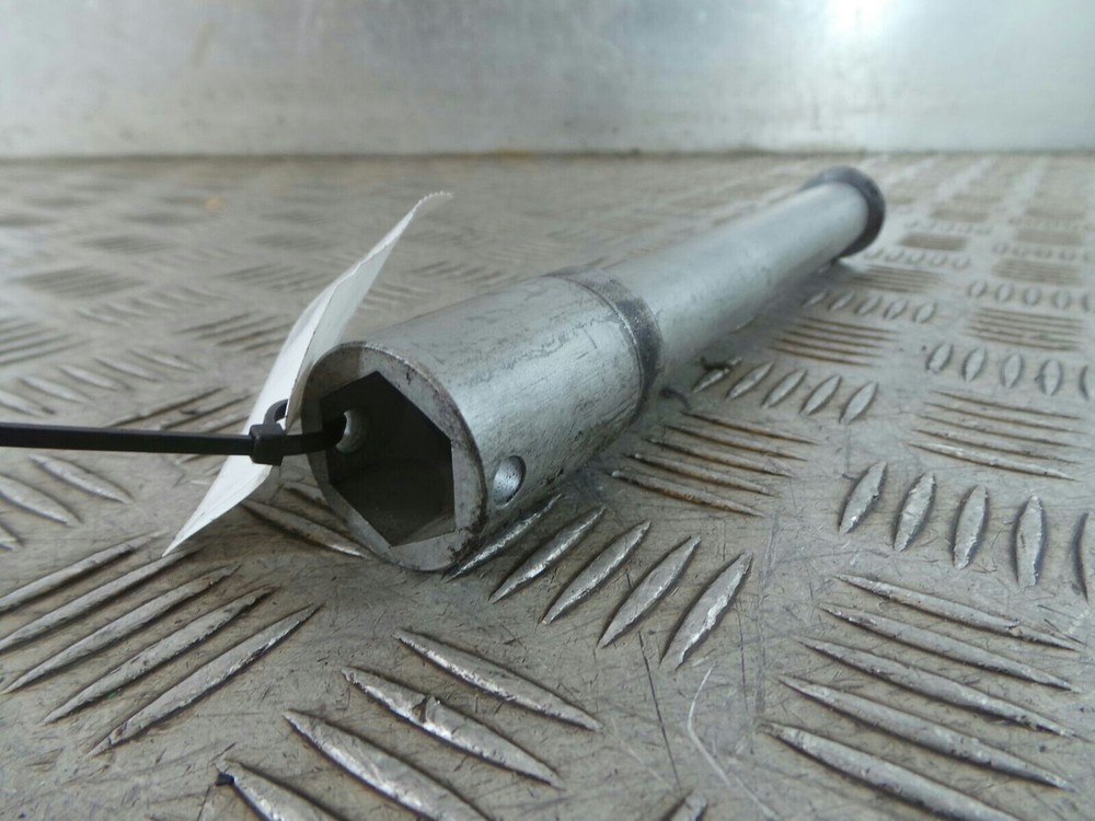 2010 HONDA CBR Front Spindle