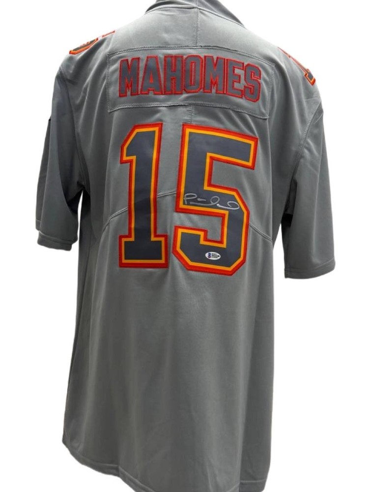 Hand Signed JERSEY Patrick Mahomes Autographed Size M BAS Authentication